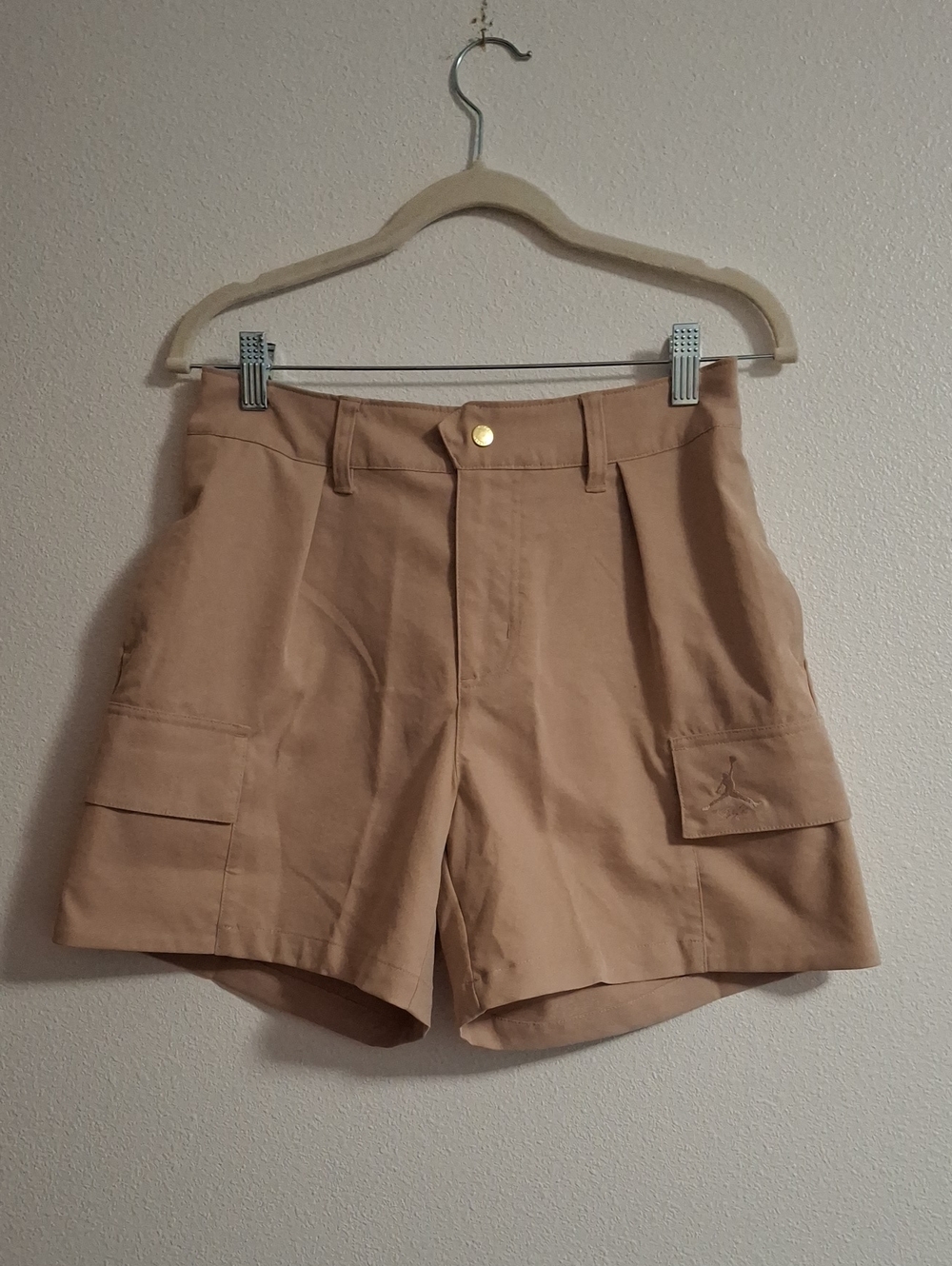 Jordan Flight Chicago Women's Cargo Shorts in Tan Size Small